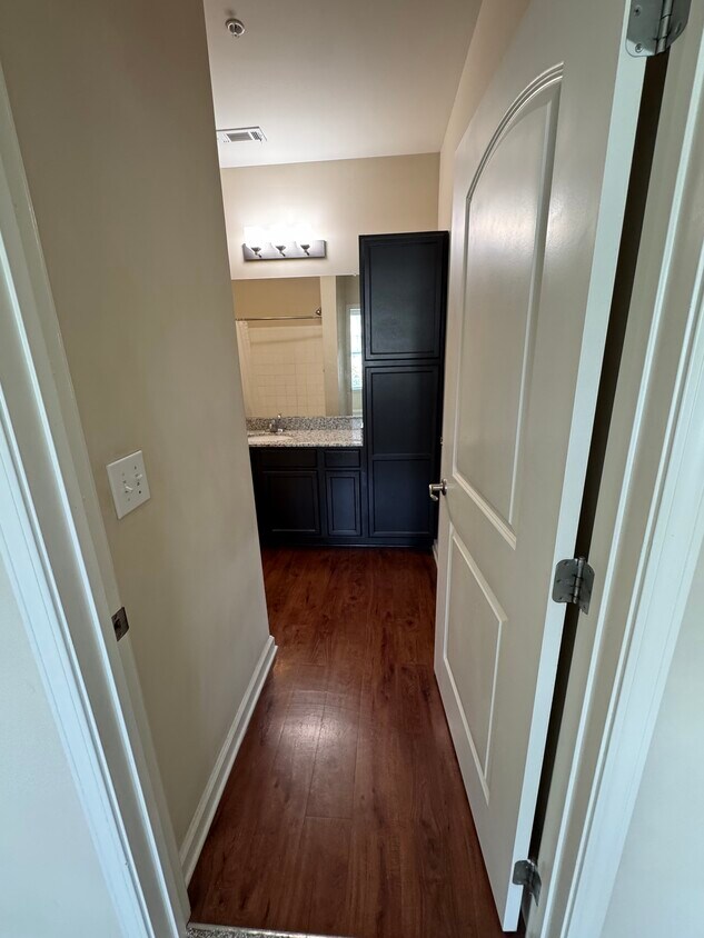 Foto principal - 12337 Manhattan Ln