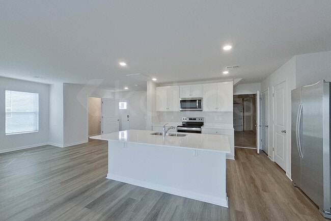 Building Photo - 125 Overstreet Way