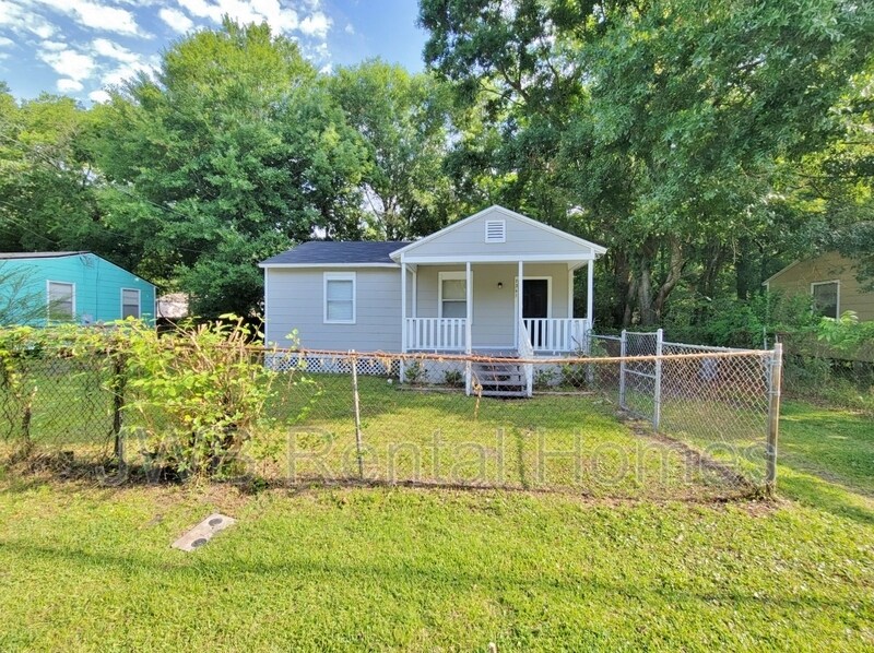 Primary Photo - 3245 Dillon St