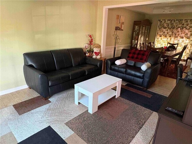 Foto del edificio - 2835 Crestmont Ct
