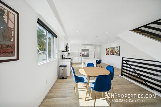 Building Photo - 837 N Harvard Blvd