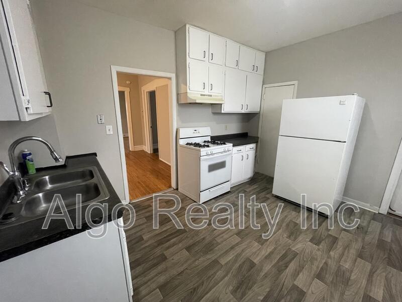 Primary Photo - 2114 North Sheridan Avenue