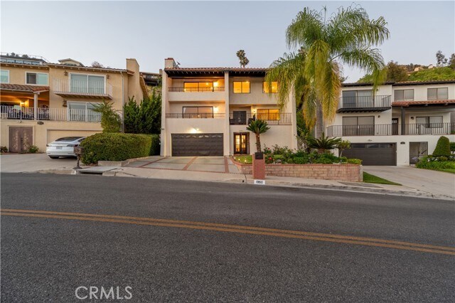 Foto del edificio - 1350 E Tujunga Ave