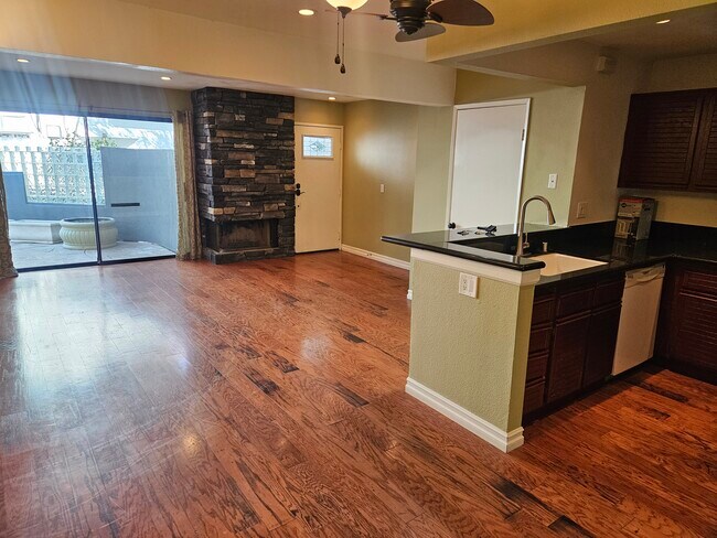 Foto del edificio - 2519 Chandler Ave