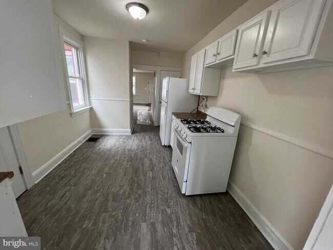 Building Photo - 3 Bedroom Home Near Downtown Lancaster
