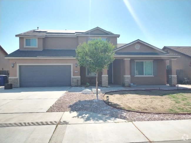 Building Photo - 1373 Manor Ave