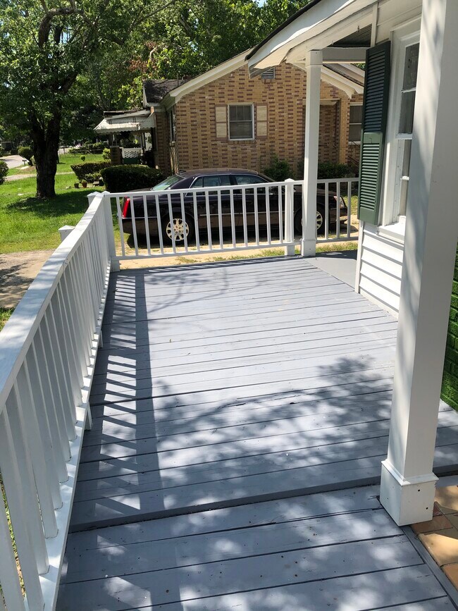 Foto del edificio - 1725 Columbia College Dr