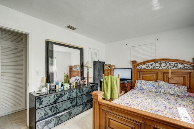 Foto del edificio - 3608  Holiday Road