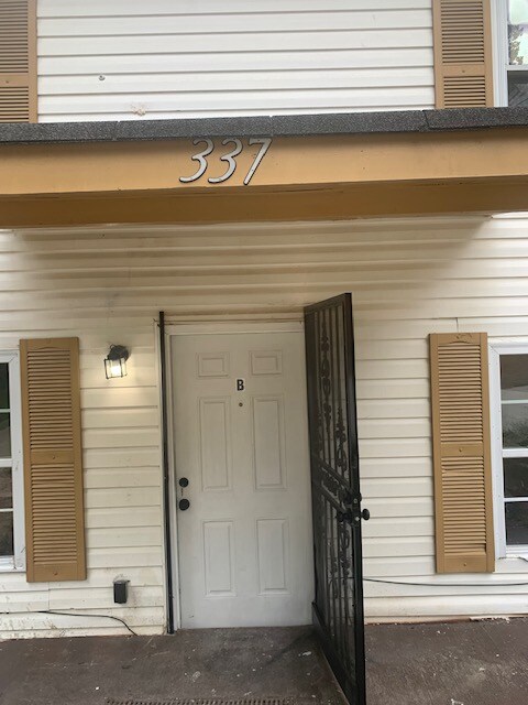 Foto del edificio - 337 Fairburn Rd NW