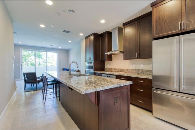 Foto del edificio - 372 E 28th Ave