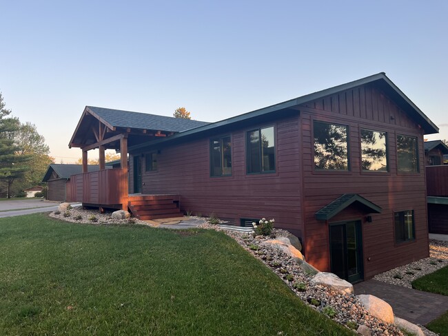 Building Photo - 716 Park Ave N