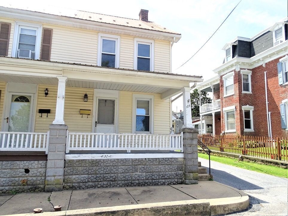 Primary Photo - 125 Grant St