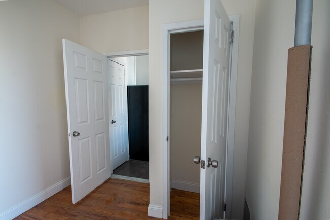 Building Photo - 252 12th St