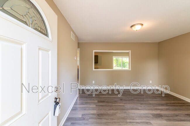 Foto del edificio - 2248 Colonial Hills Dr