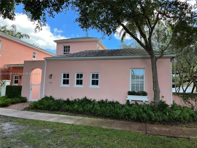 Building Photo - 570 Loretto Ave