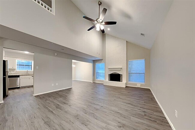 Building Photo - 2 River Birch Ln