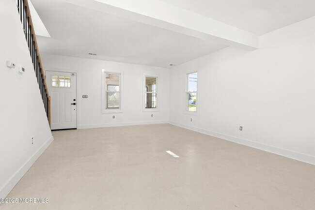 Foto del edificio - 448 Monmouth Rd