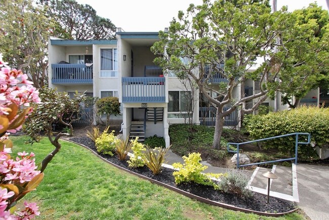 Foto del edificio - 902 Camino Real