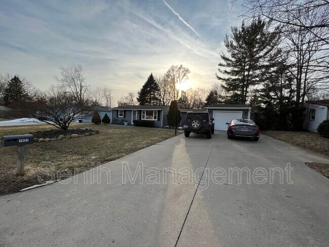 Building Photo - 1431 Appleford St