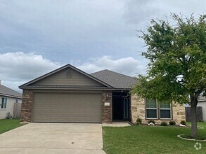 Building Photo - 7904 Woodbury Dr