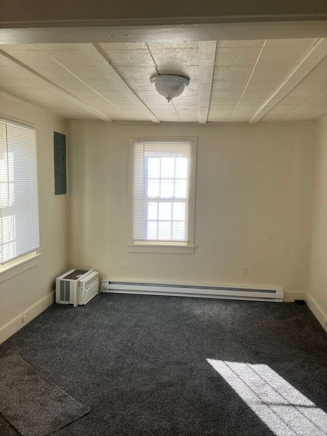 Dining Room - 215 N Railroad Ave