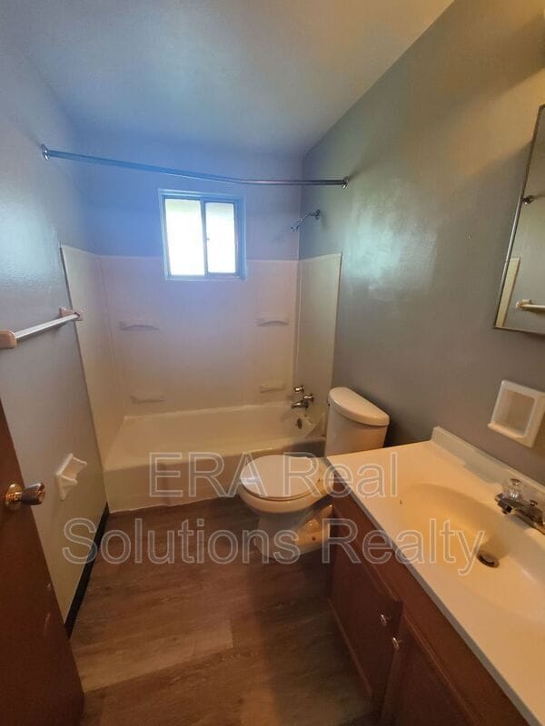 Building Photo - 251 S Napoleon Ave
