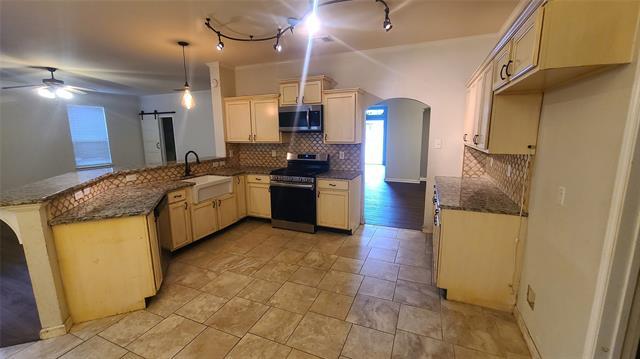 Foto del edificio - 1037 Hidden Lake Dr