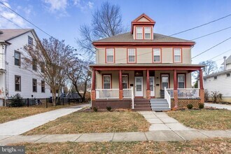 Building Photo - 109 W Central Ave