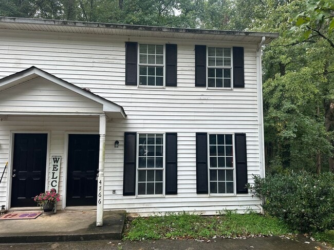 Photo - 4766 Victoria Dr House
