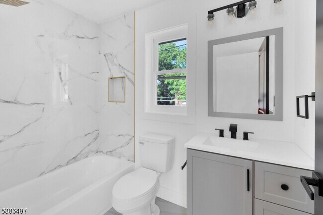 Foto del edificio - 87 N Munn Ave