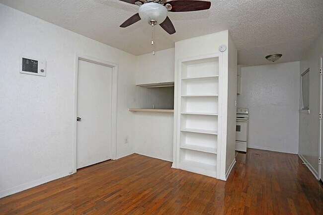 Foto del edificio - 4921 Crawford St