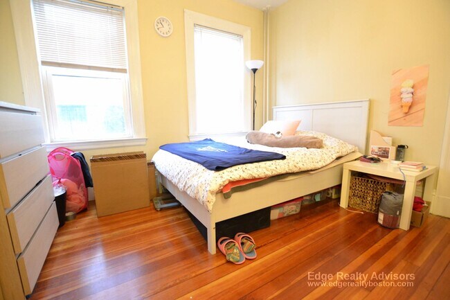 Building Photo - 73 Leicester St