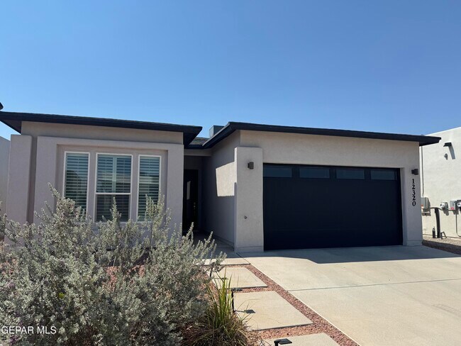 Building Photo - 12320 Desert Pine Ave