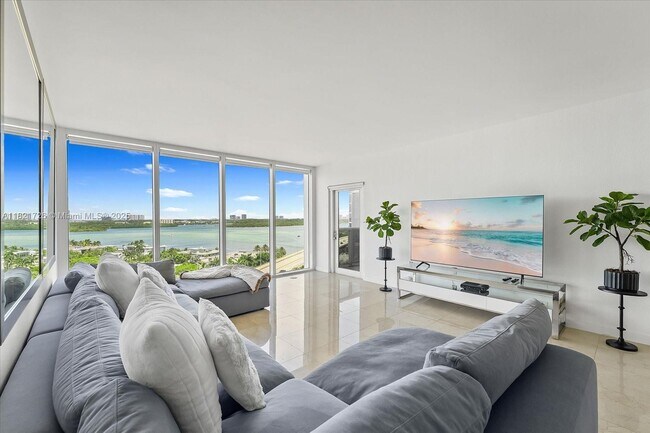 Foto del edificio - 10275 Collins Ave