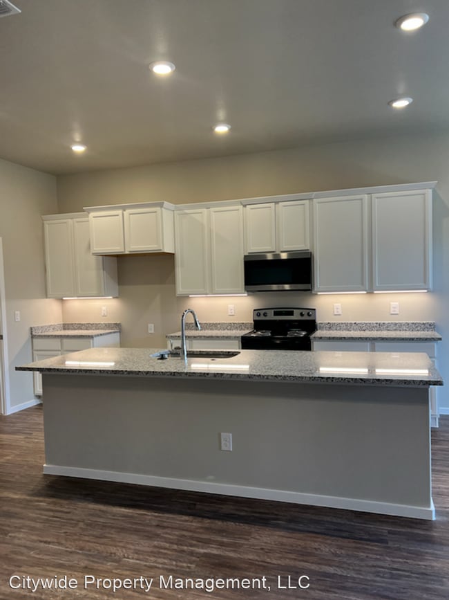 Building Photo - 4 br, 2 bath House - 2135 Kirksey Avenue