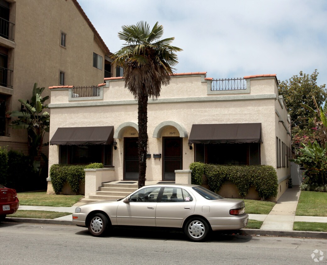 Foto del edificio - 2027-2029 E Broadway