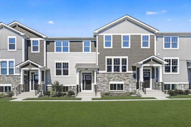 Building Photo - 445 Red Oak Cir