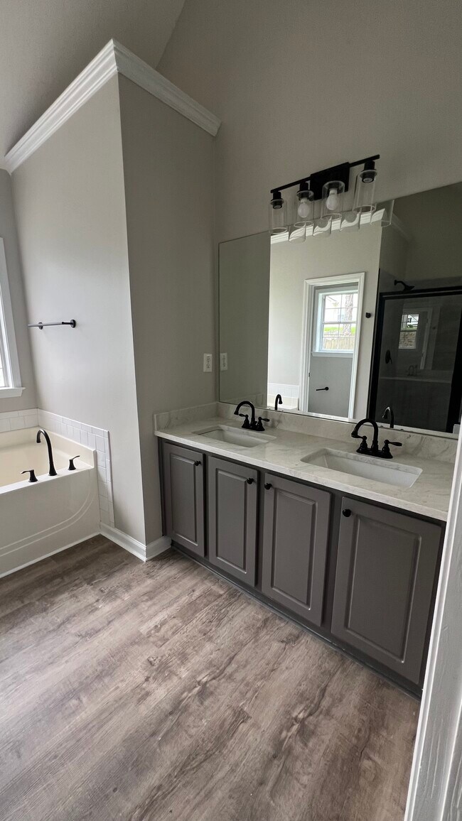 Foto del edificio - 92 Riva Ridge Ln