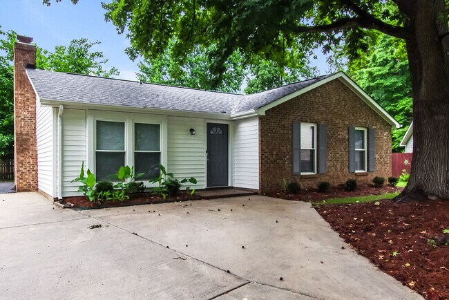 Building Photo - 6636 Piney Path Rd