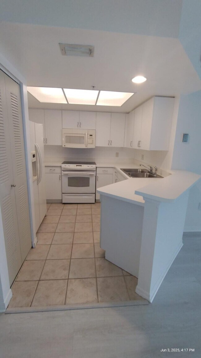 Foto del edificio - 4155 N Haverhill Rd