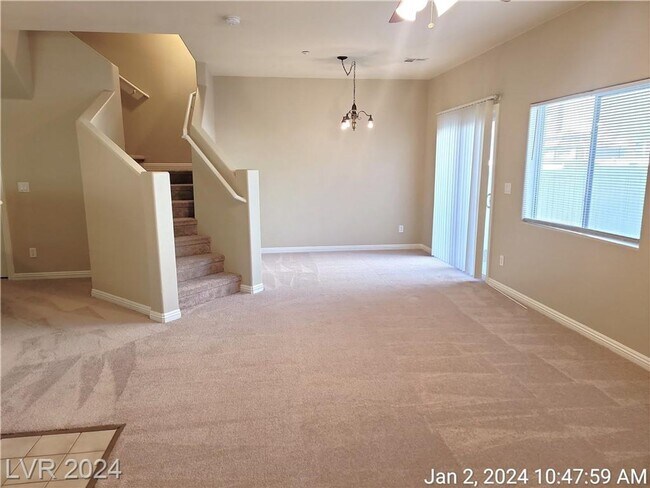 Foto del edificio - GREAT 3 BEDROOM TOWNHOME LOCATED IN SE GAT...