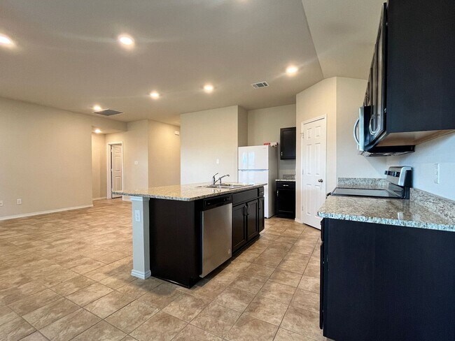 Foto del edificio - COMING SOON!