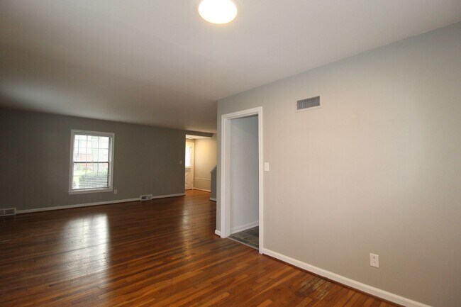 Foto del edificio - 7518 Terrace St
