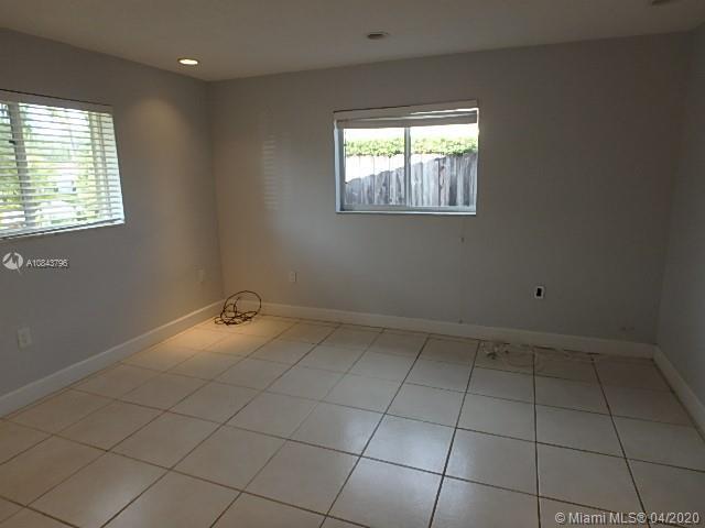 Building Photo - 9523 SW 79th Terrace