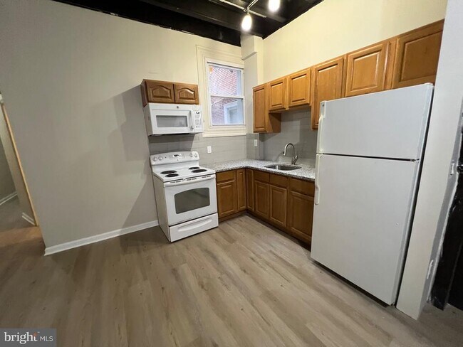Foto del edificio - 1709 W Montgomery Ave