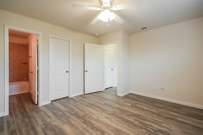 Building Photo - 24238 Ravenna Oaks Ct