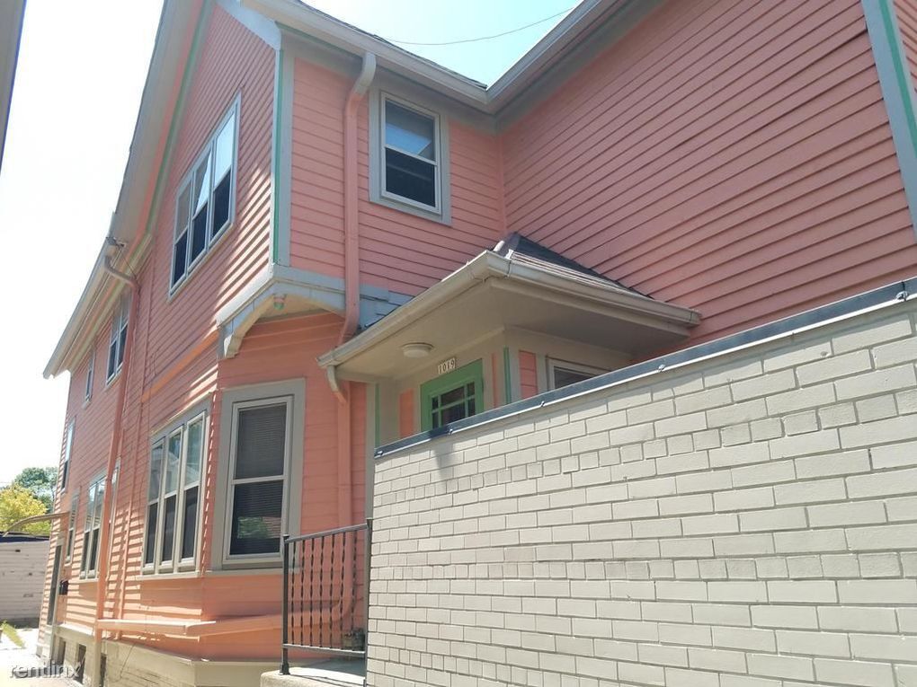 Building Photo - 1019 E Brady St