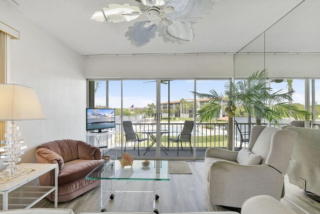 Building Photo - 101 NE 19th Ave