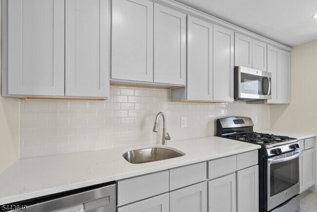 Foto del edificio - 145 6th St