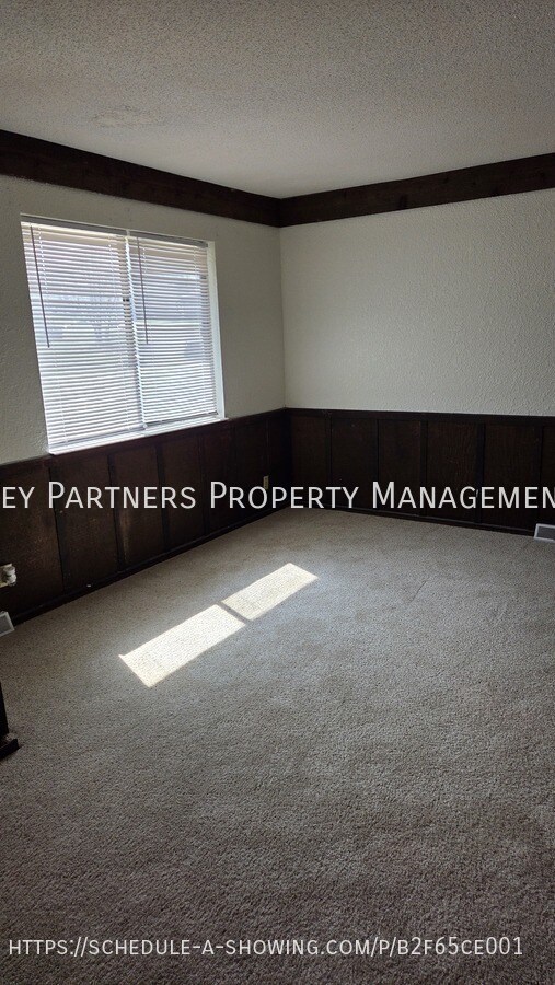 Foto del edificio - 8106 Yecker-